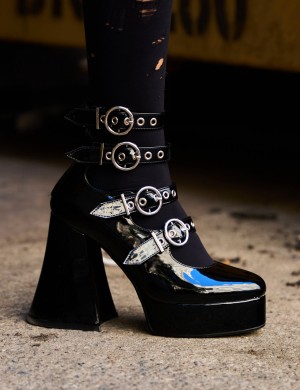 Lamoda Interstellar Plataforma Heels Negros | 8642LGMZR